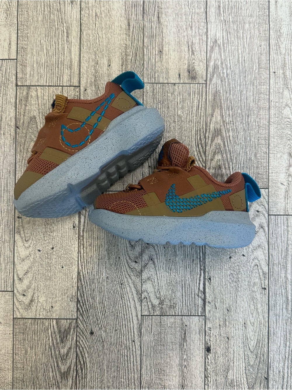 Nike Brown and Teal Low-Top Sneakers baby size 3C